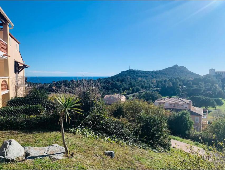 Village Cap Esterel, Piscine, Plage Saint-Raphaël Extérieur photo