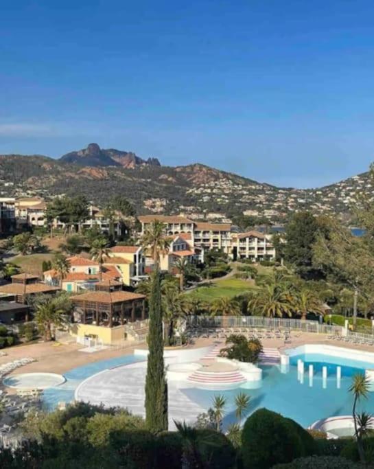 Village Cap Esterel, Piscine, Plage Saint-Raphaël Extérieur photo