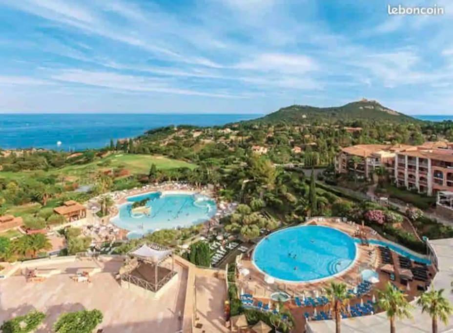 Village Cap Esterel, Piscine, Plage Saint-Raphaël Extérieur photo